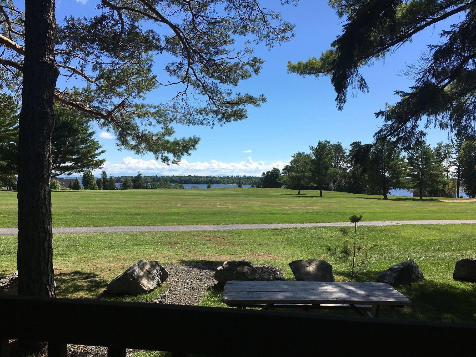 Bluff Point Golf Resort Plattsburgh Extérieur photo