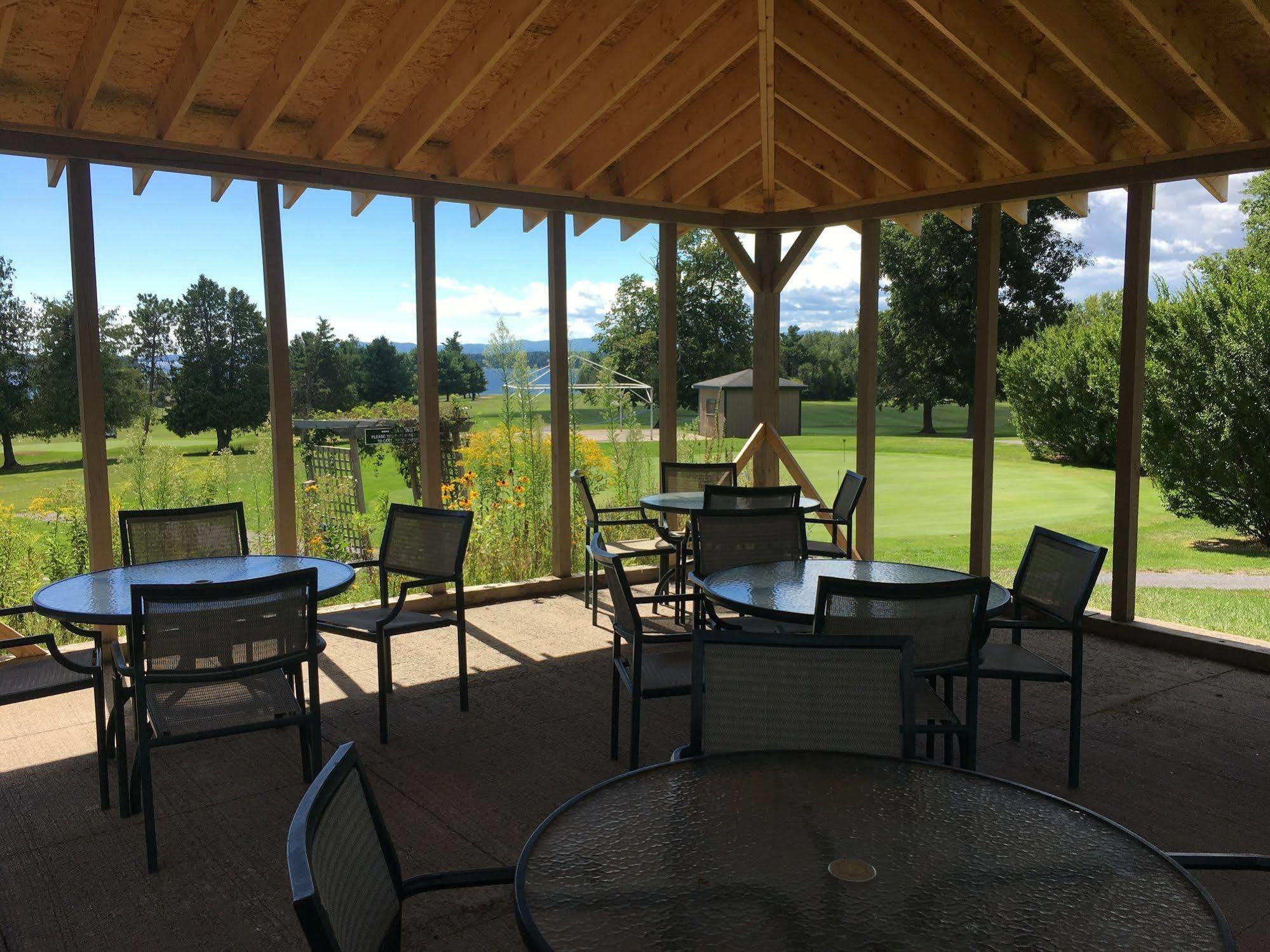Bluff Point Golf Resort Plattsburgh Extérieur photo